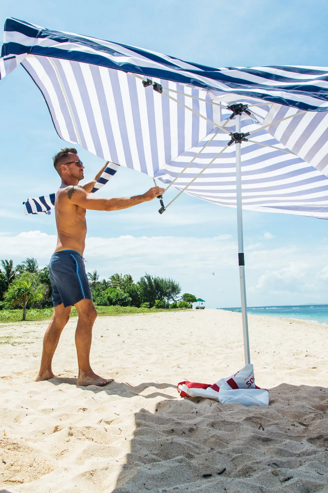 Beach Shades>Macpac Coolcabanas Beach Shelter