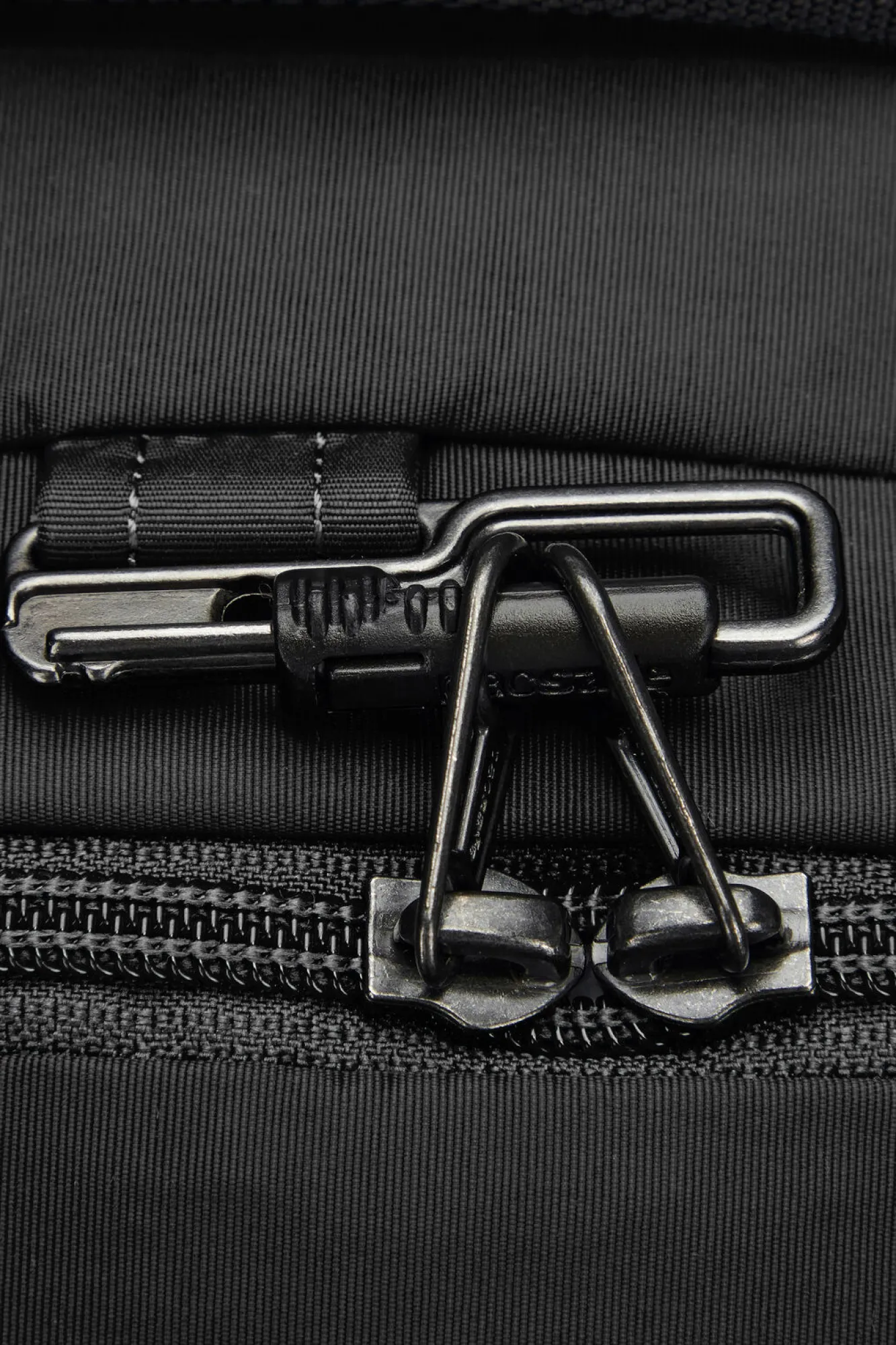 Work & Laptop>Macpac Pacsafe Metrosafe Ls450 25L Backpack